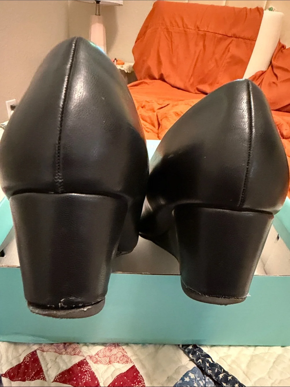 Ankis elegant black